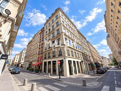 Bureaux à LYON 2 - A VENDRE POUR INVESTISSEUR - 13