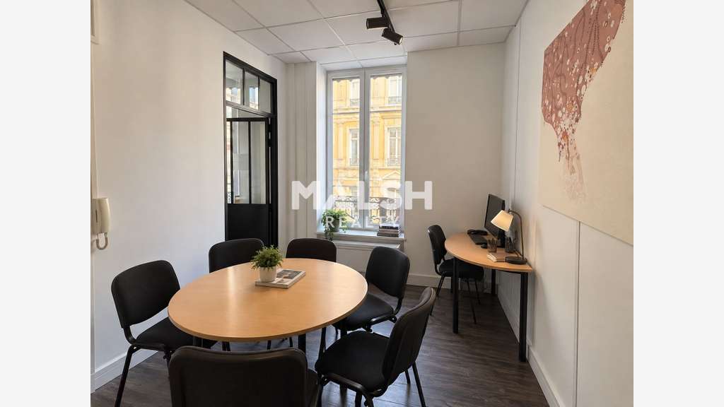 Bureaux à LYON 2 - A VENDRE POUR INVESTISSEUR - 13