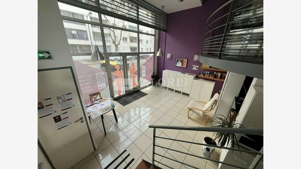 Bureaux 96m² RDC avec vitrine à vendre à Lyon 3e