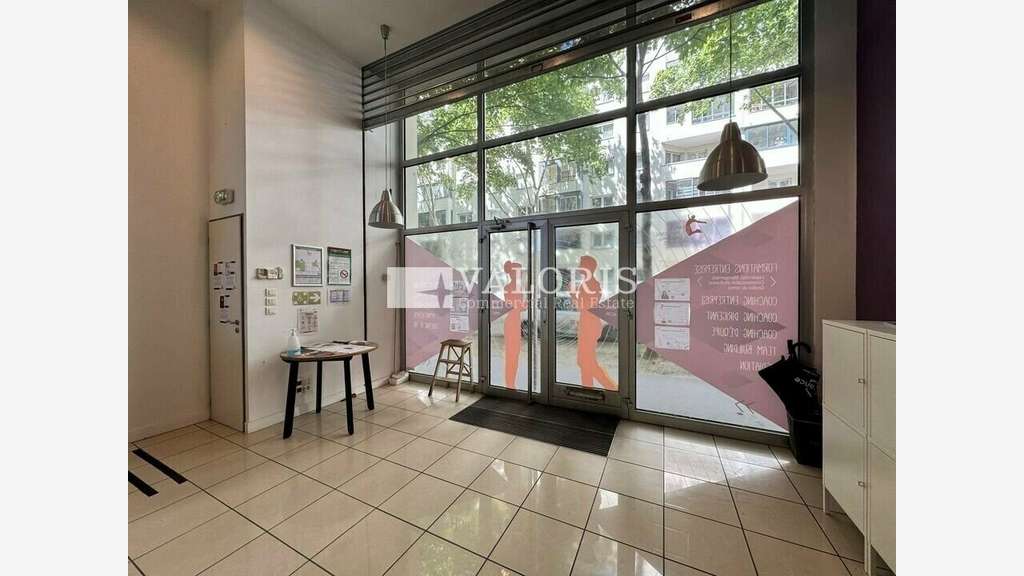 Bureaux 96m² RDC avec vitrine à vendre à Lyon 3e