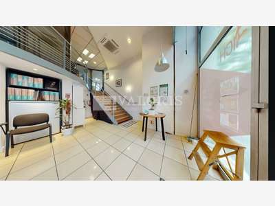 Bureaux 96m² RDC avec vitrine à vendre à Lyon 3e