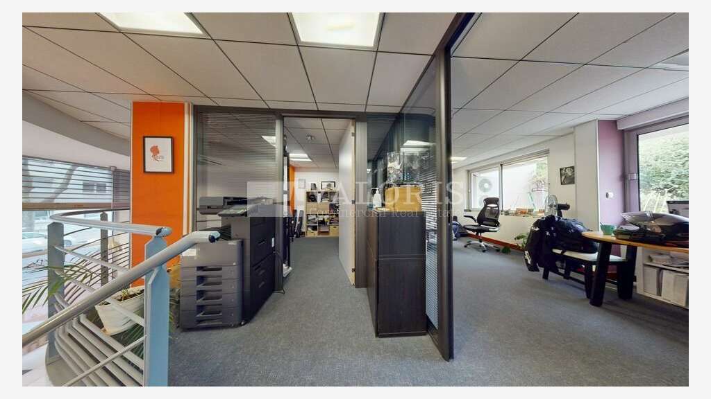 Bureaux 96m² RDC avec vitrine à vendre à Lyon 3e