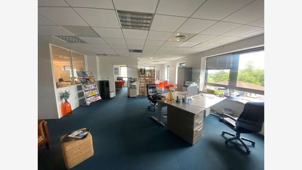 Bureaux de 284m² à vendre à Lyon Techlid