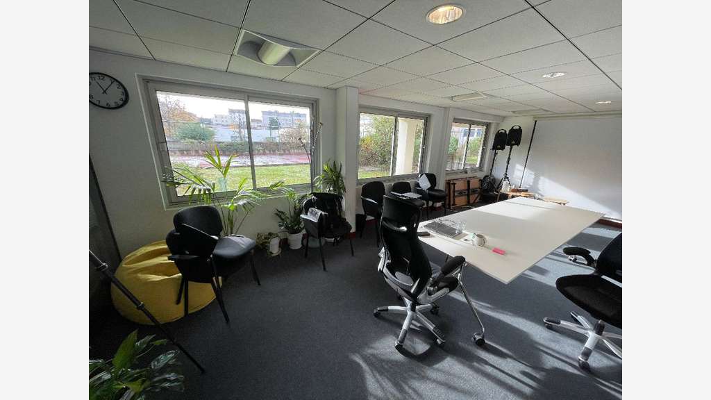 A vendre local professionnel à Lyon 3e