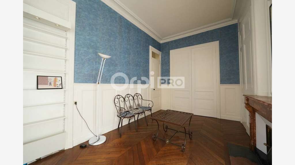 Bureaux 73m² à vendre en RDC surélevé à Lyon 69006