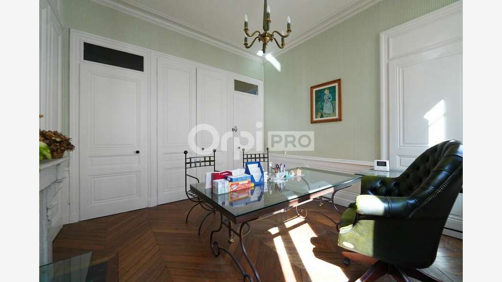 Bureaux 73m² à vendre en RDC surélevé à Lyon 69006