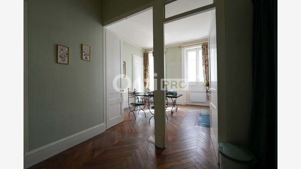 Bureaux 73m² à vendre en RDC surélevé à Lyon 69006