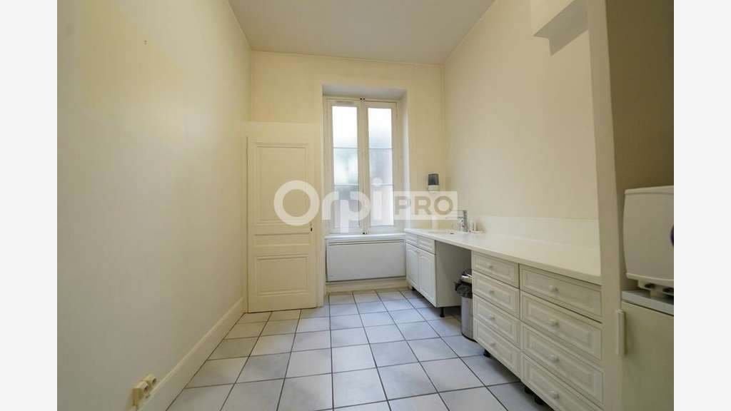 Bureaux 73m² à vendre en RDC surélevé à Lyon 69006