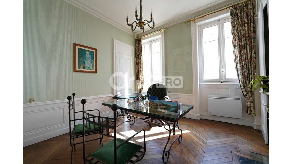 Bureaux 73m² à vendre en RDC surélevé à Lyon 69006