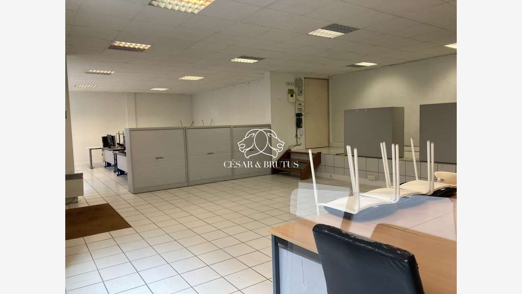 AV local commercial de 120m² Lyon 69006 rue Sully