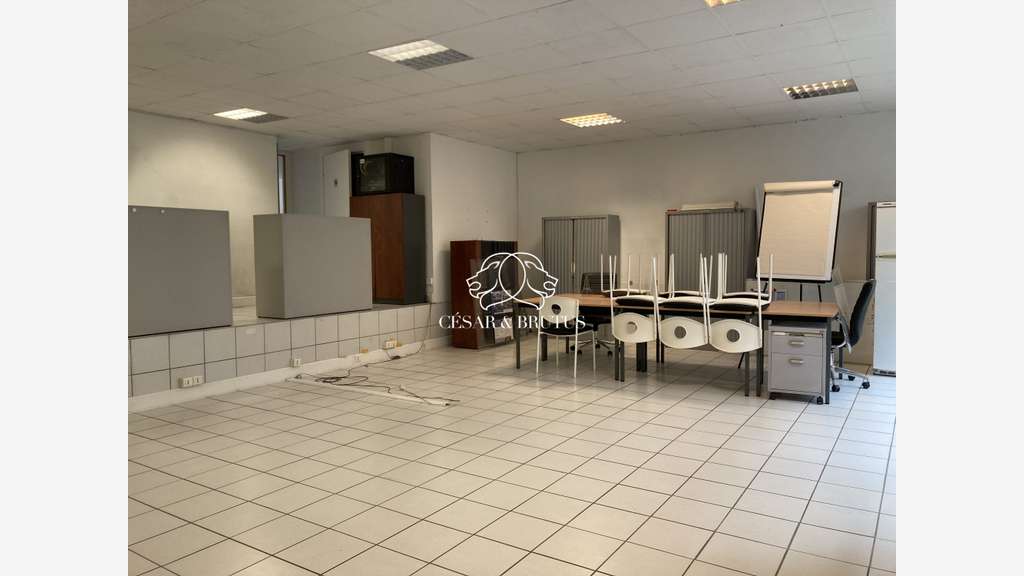 AV local commercial de 120m² Lyon 69006 rue Sully