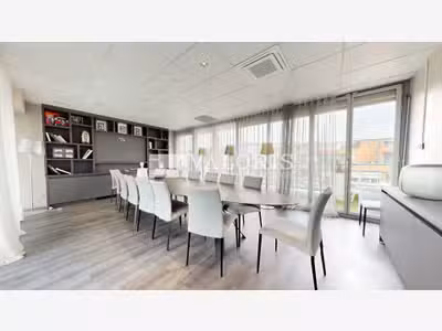bureaux lumineux Cité Internationale à Lyon 6e