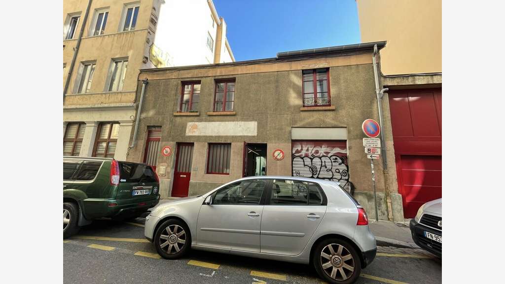 Local professionel usage mixte à vendre Lyon 7