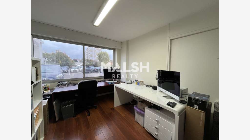 Vente bureaux 83m² à louer à Lyon 8e rue Bataille
