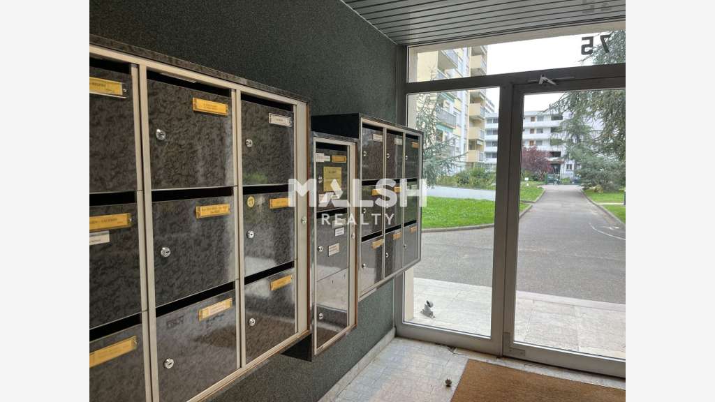 Vente bureaux 83m² à louer à Lyon 8e rue Bataille