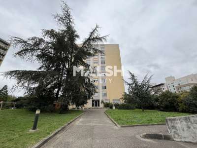 Vente bureaux 83m² à louer à Lyon 8e rue Bataille