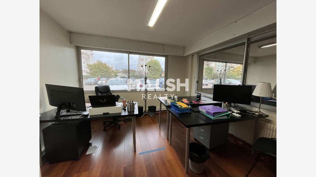 Vente bureaux 83m² à louer à Lyon 8e rue Bataille