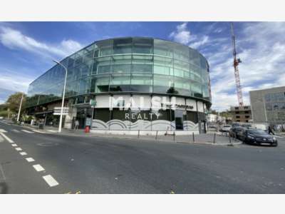 A louer ou vendre bureaux 389m² divisibles Lyon 9e