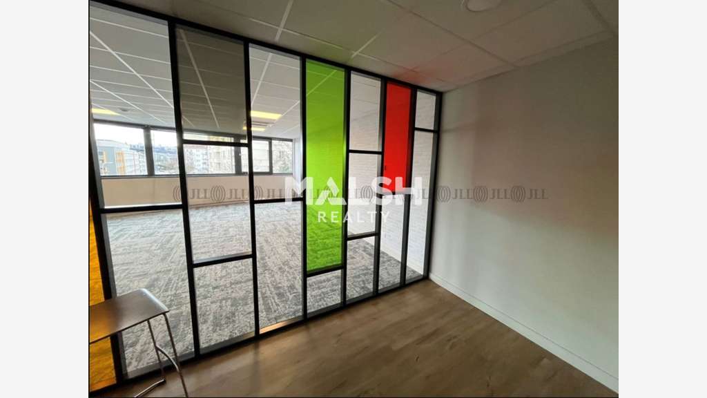 A louer ou vendre bureaux 389m² divisibles Lyon 9e