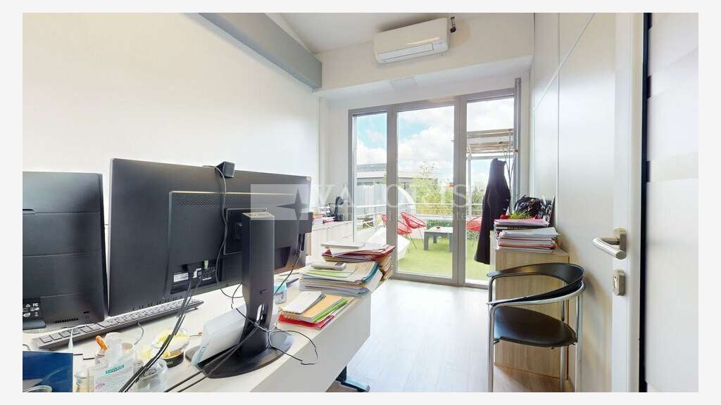 Bureaux en duplex 264m² à vendre à Lyon 9e
