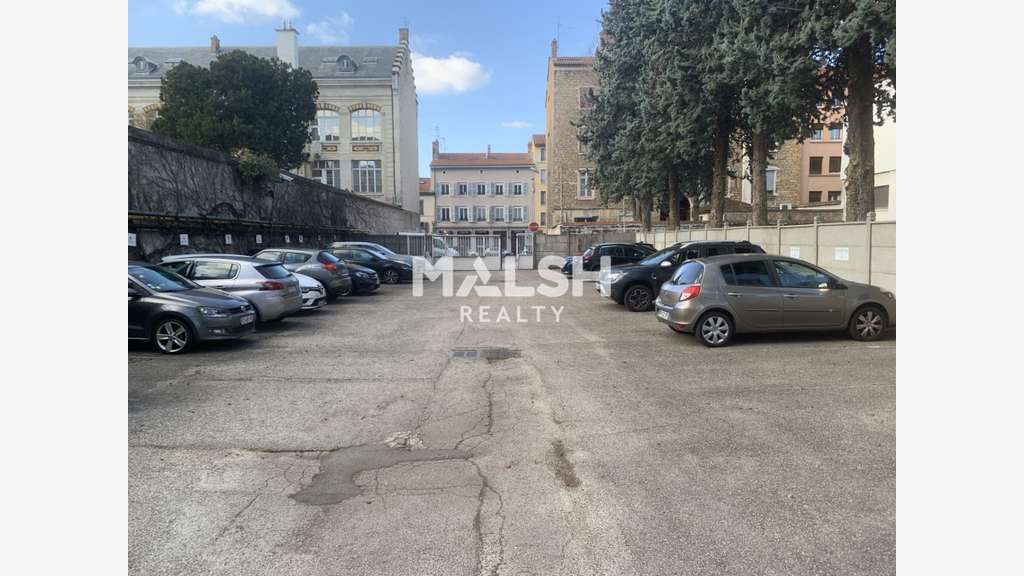 Bureaux - A vendre ou A louer - 53 m² avec cave et