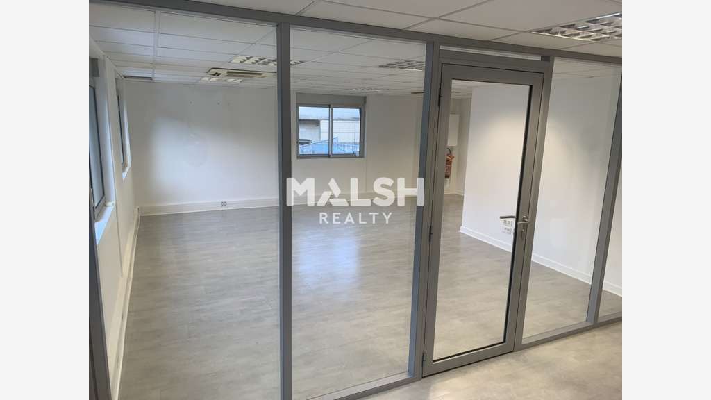 Bureaux - A vendre ou A louer - 53 m² avec cave et
