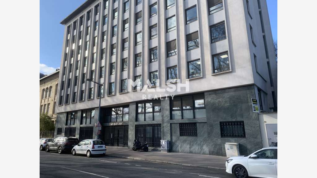 Bureaux - A vendre ou A louer - 53 m² avec cave et