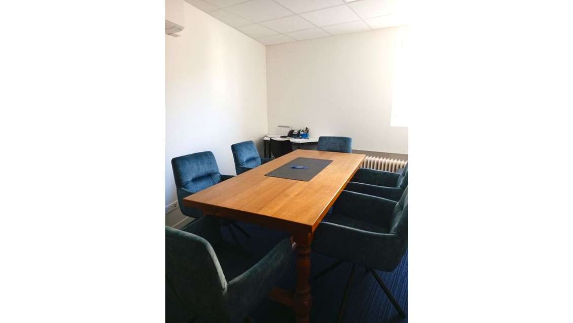 AV local professionnel 103m² rénové R+1 à Mâcon