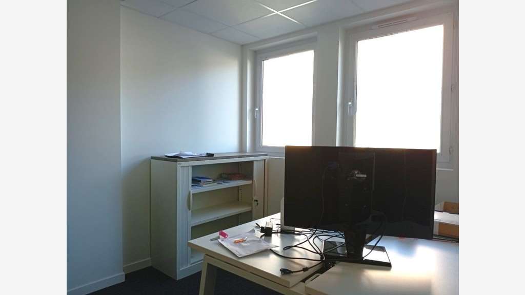 AV local professionnel 103m² rénové R+1 à Mâcon