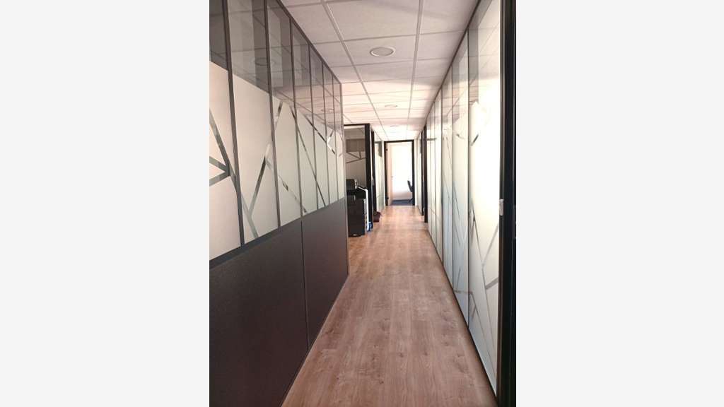 AV local professionnel 103m² rénové R+1 à Mâcon