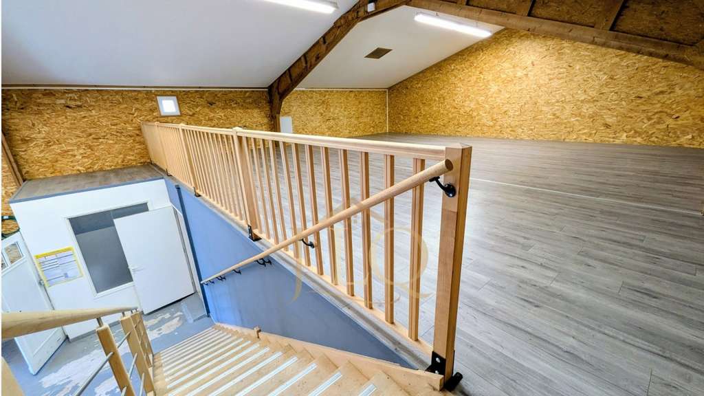 Vente ensemble professionnel de 200m² à Maintenon
