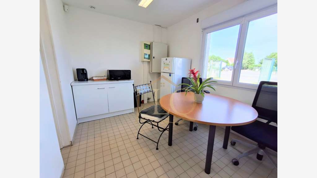 Vente ensemble professionnel de 200m² à Maintenon