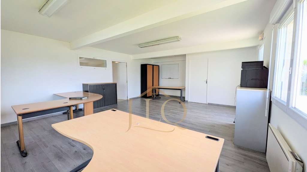 Le camp de base des bâtisseurs - 200 m² de locaux
