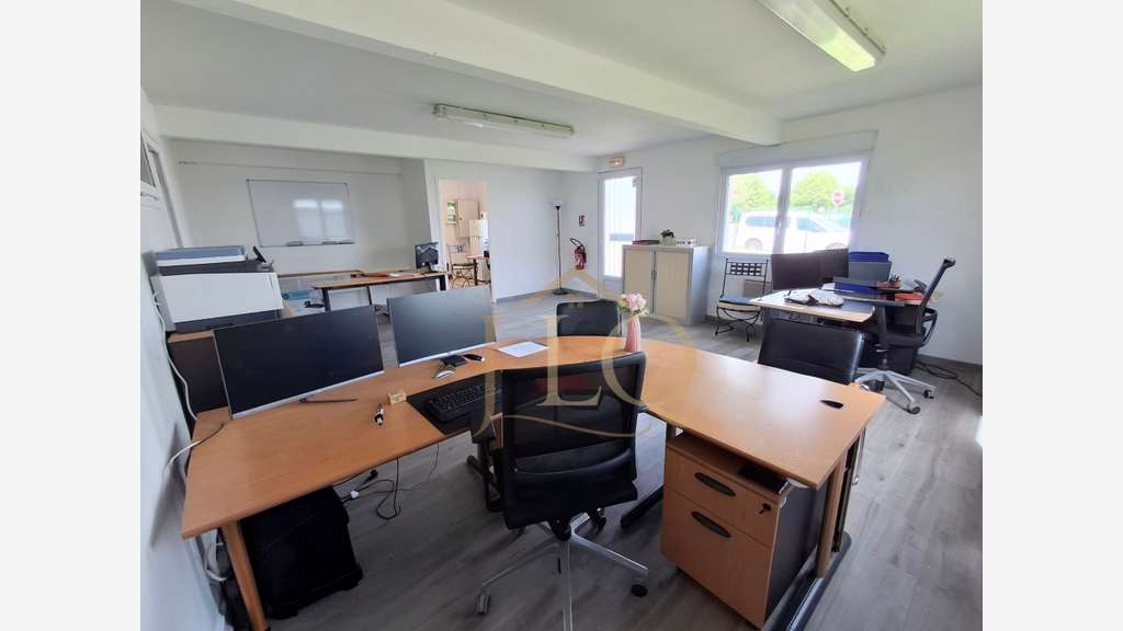 Le camp de base des bâtisseurs - 200 m² de locaux