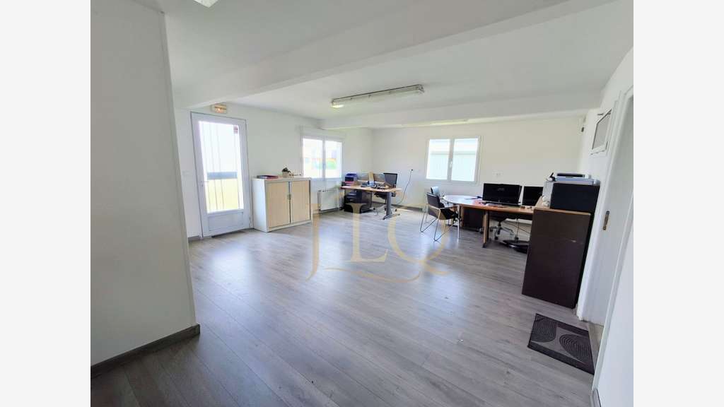 Le camp de base des bâtisseurs - 200 m² de locaux