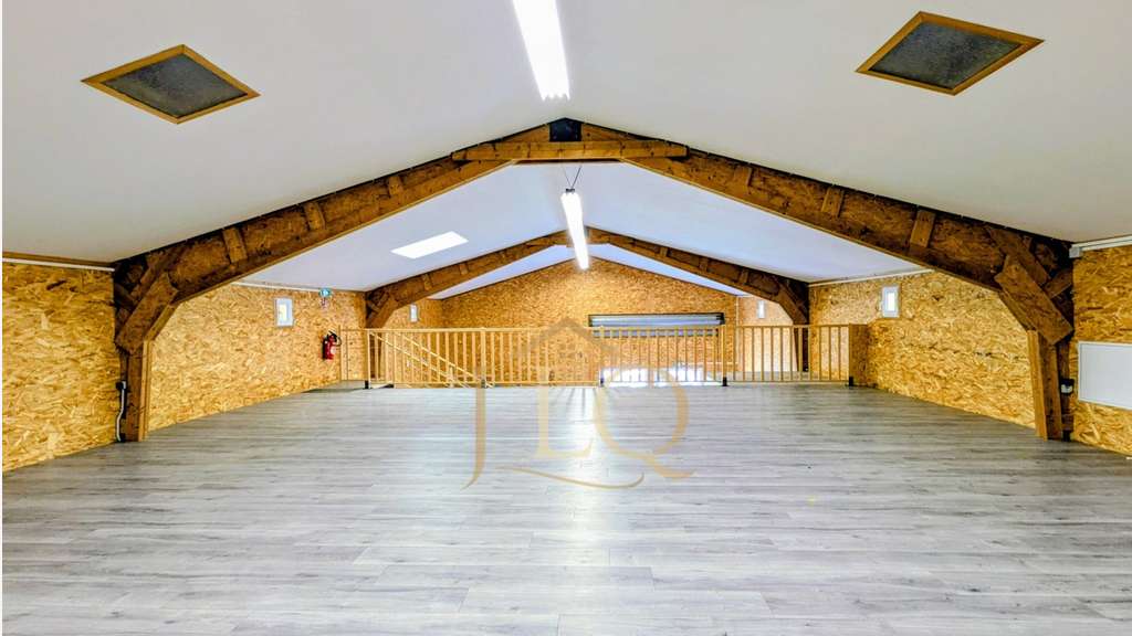 Vente ensemble professionnel de 200m² à Maintenon