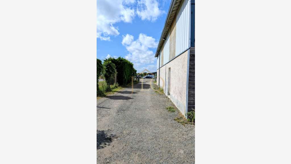 Le camp de base des bâtisseurs - 200 m² de locaux