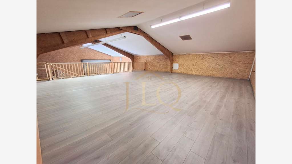 Vente ensemble professionnel de 200m² à Maintenon