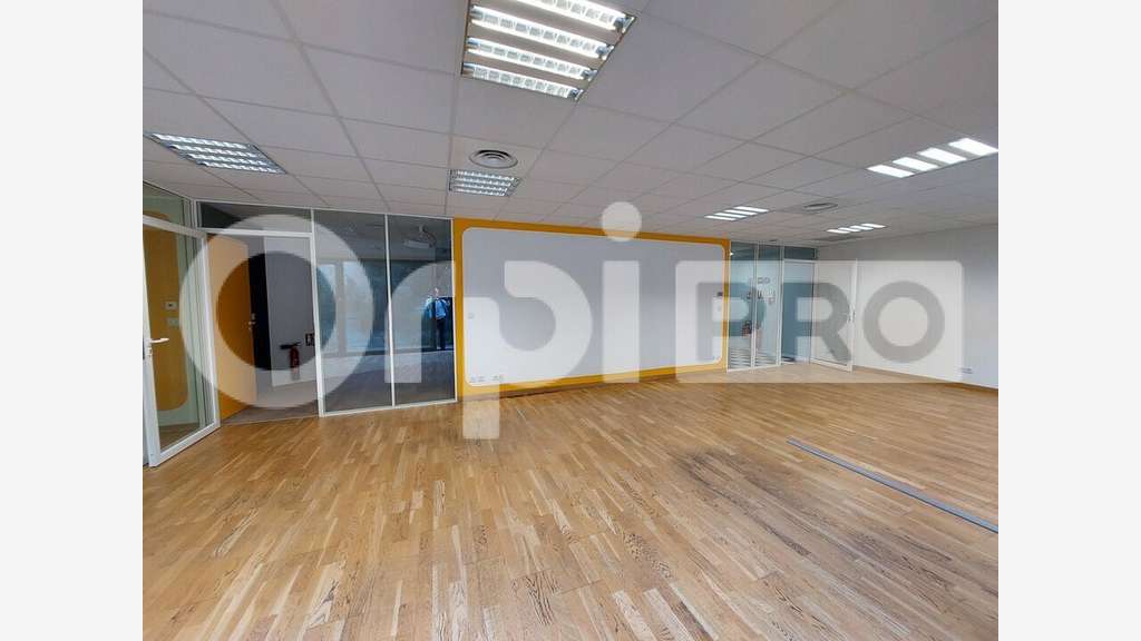 Vente local commercial 80m² à Manosque Le 75