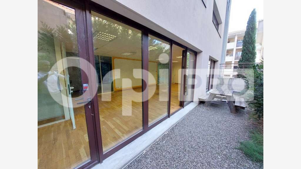 Vente local commercial 80m² à Manosque Le 75