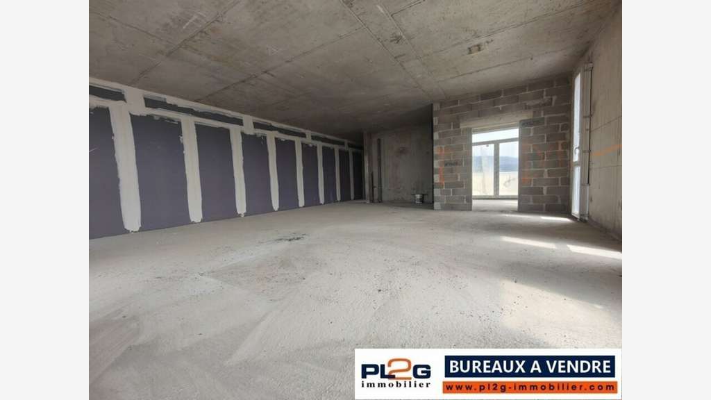 Vente bureau neuf 222m² à Manosque Chanteprunier