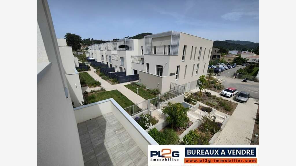 Vente bureau neuf 222m² à Manosque Chanteprunier