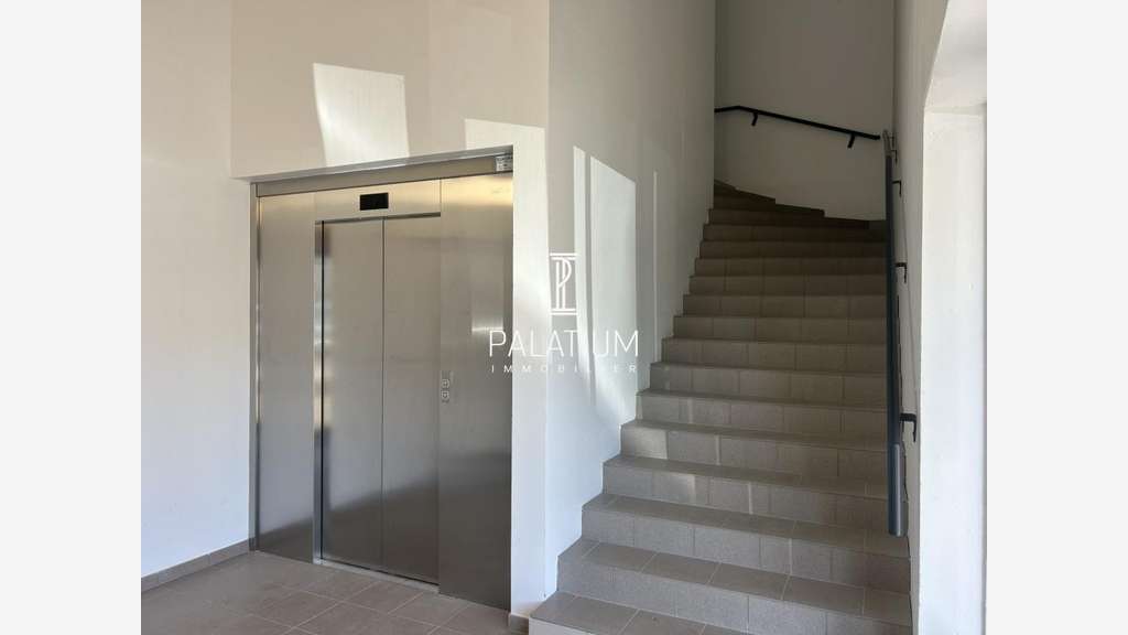 Locaux neufs à Vendre