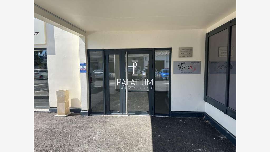 Locaux neufs à Vendre