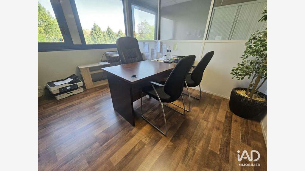 Vente bureau 46m² à Mareuil-Lès-Meaux