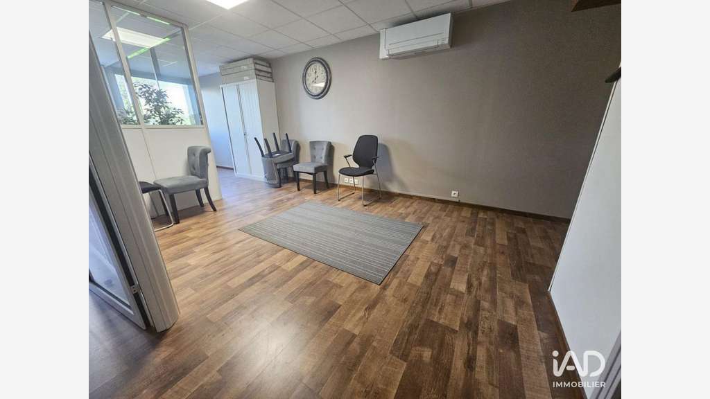 Vente bureau 46m² à Mareuil-Lès-Meaux