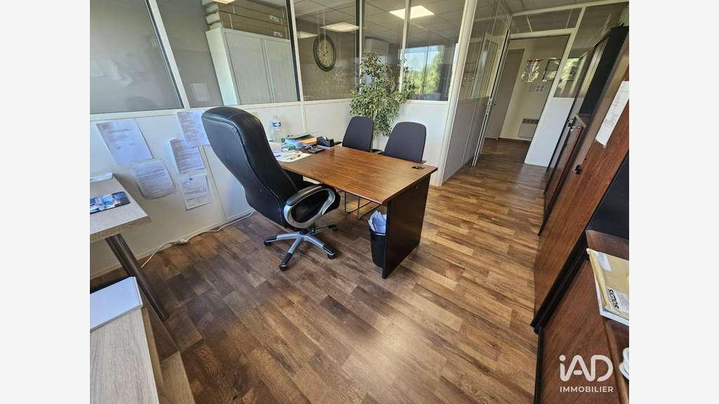 Vente bureau 46m² à Mareuil-Lès-Meaux