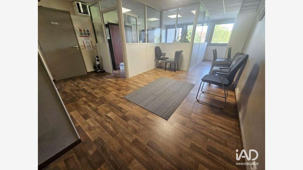 Vente bureau 46m² à Mareuil-Lès-Meaux