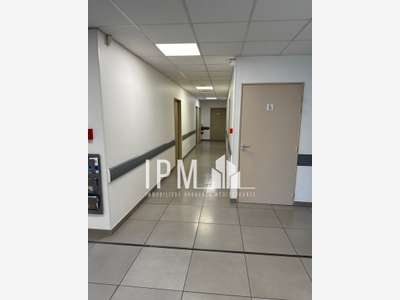 Vente bureaux 300m² à Marseille 13011 Saint Marcel