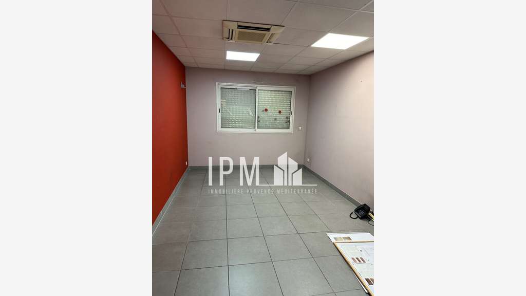Vente bureaux 300m² à Marseille 13011 Saint Marcel